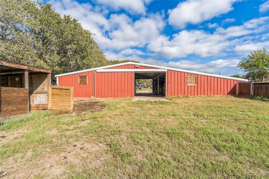 Property photo for 5094 E Mckinney Street, Denton, TX