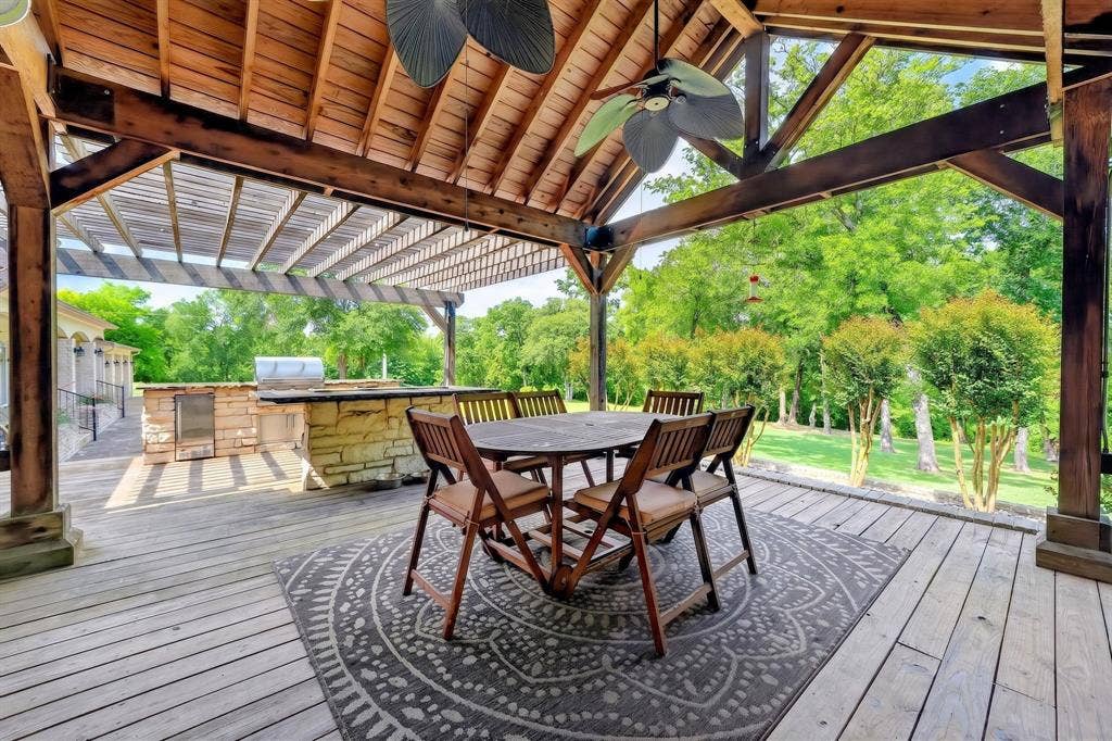 1901 Rose Point, Athens, TX 75752 Deck