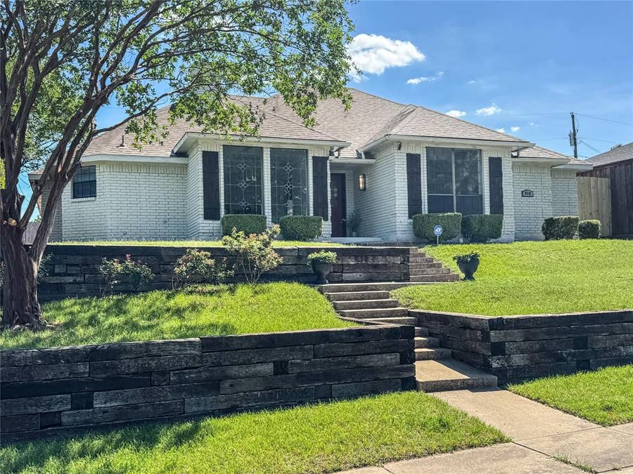 Property photo for 418 Whispering Hills Drive, Duncanville, TX