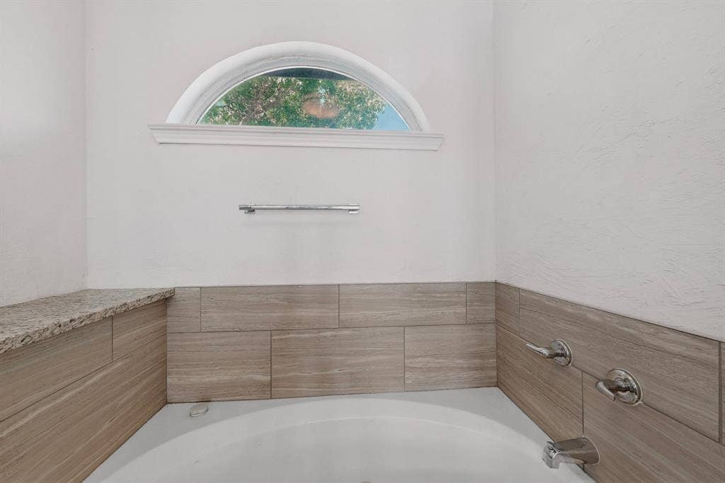 2302 Dana Drive, Rowlett, TX 75088 2302 Dana Drive, Rowlett, TX 75088
