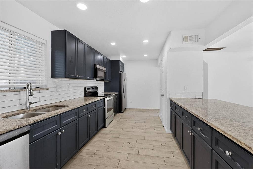 2302 Dana Drive, Rowlett, TX 75088 2302 Dana Drive, Rowlett, TX 75088