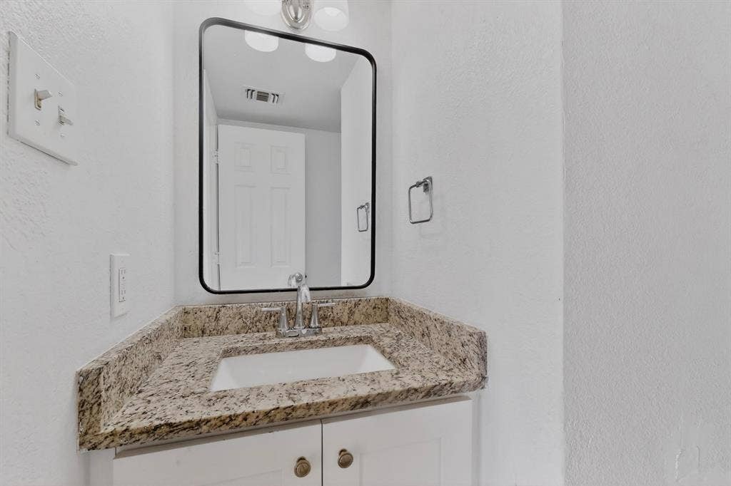 2302 Dana Drive, Rowlett, TX 75088 2302 Dana Drive, Rowlett, TX 75088