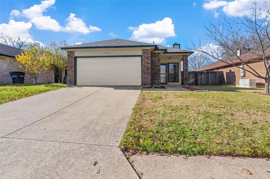 Property photo for 4313 Flamingo Way, Mesquite, TX