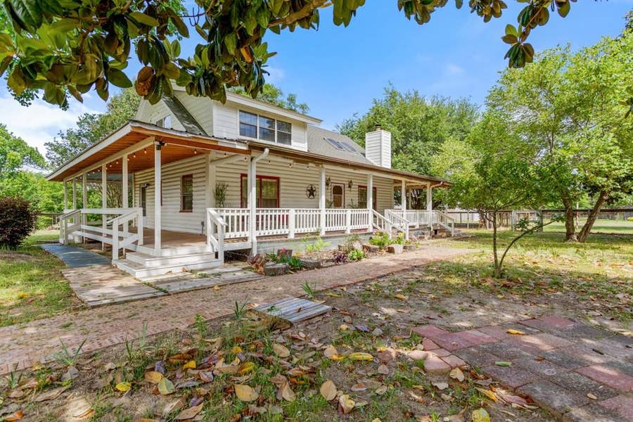 Property photo for 13580 County Road 4200, Lindale, TX