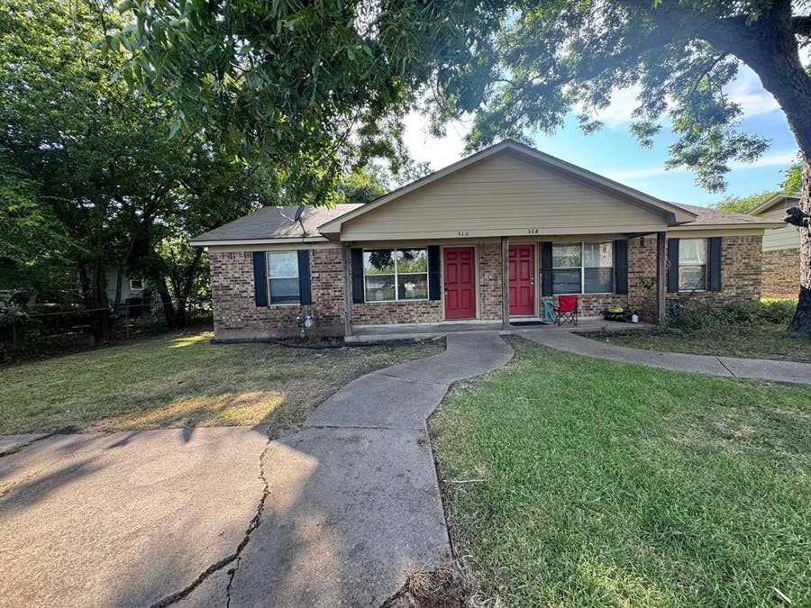 Property photo for 304 Mcbride Street, Lone Oak, TX