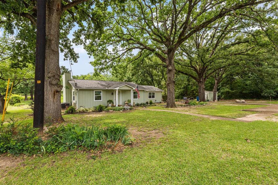 Property photo for 713 Midway Road, Tool, TX