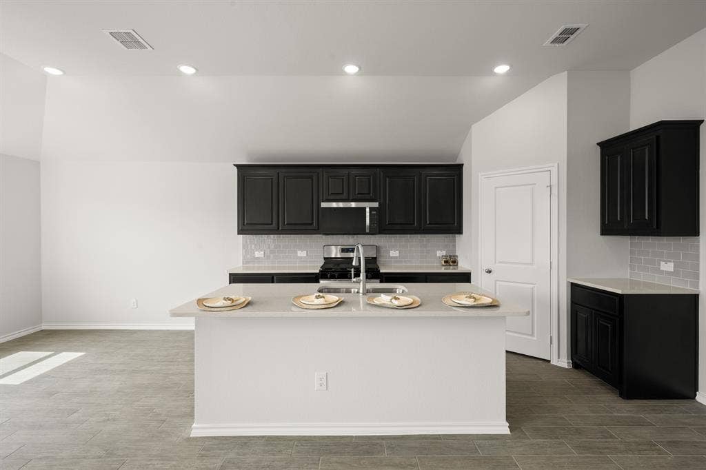 15008 Amantes Avenue, Haslet, TX 76052 15008 Amantes- Kitchen-1