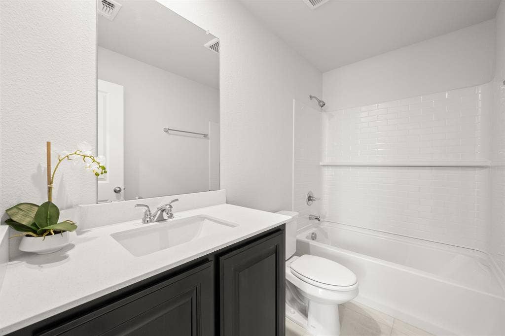 15008 Amantes Avenue, Haslet, TX 76052 15008 Amantes- Bathroom-1