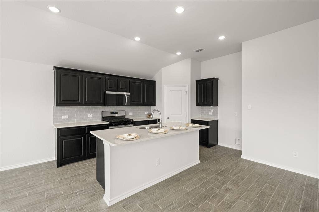 15008 Amantes Avenue, Haslet, TX 76052 15008 Amantes- Kitchen-2