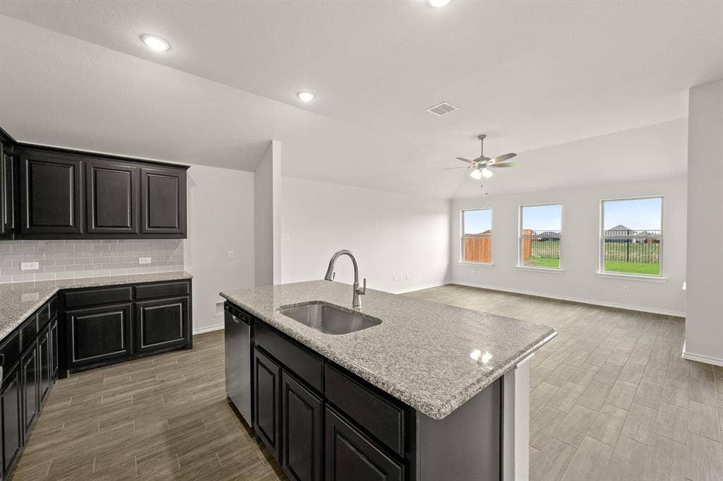 921 Abalone Avenue, Haslet, TX 76052 921 Abalone- Kitchen-5