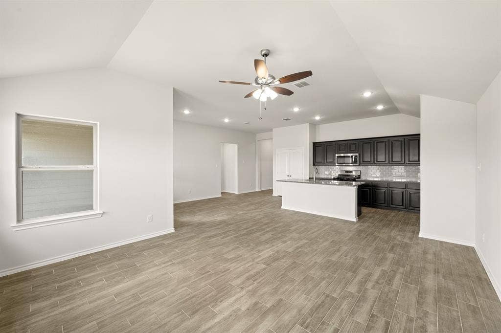 921 Abalone Avenue, Haslet, TX 76052 921 Abalone- Living Room-2