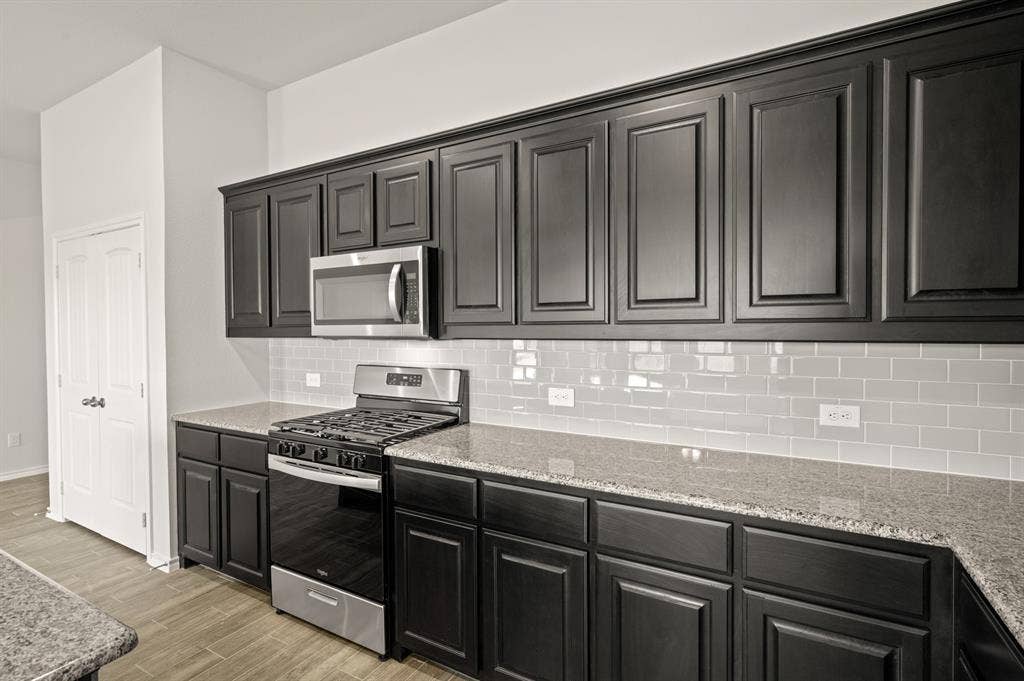 921 Abalone Avenue, Haslet, TX 76052 921 Abalone- Kitchen-3