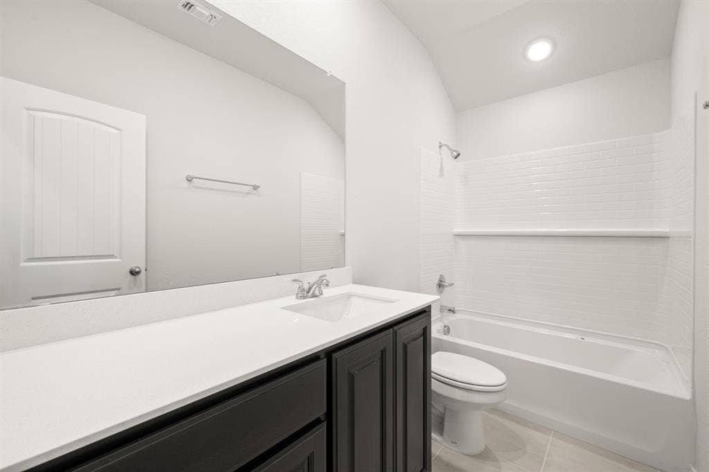 921 Abalone Avenue, Haslet, TX 76052 921 Abalone- Bathroom