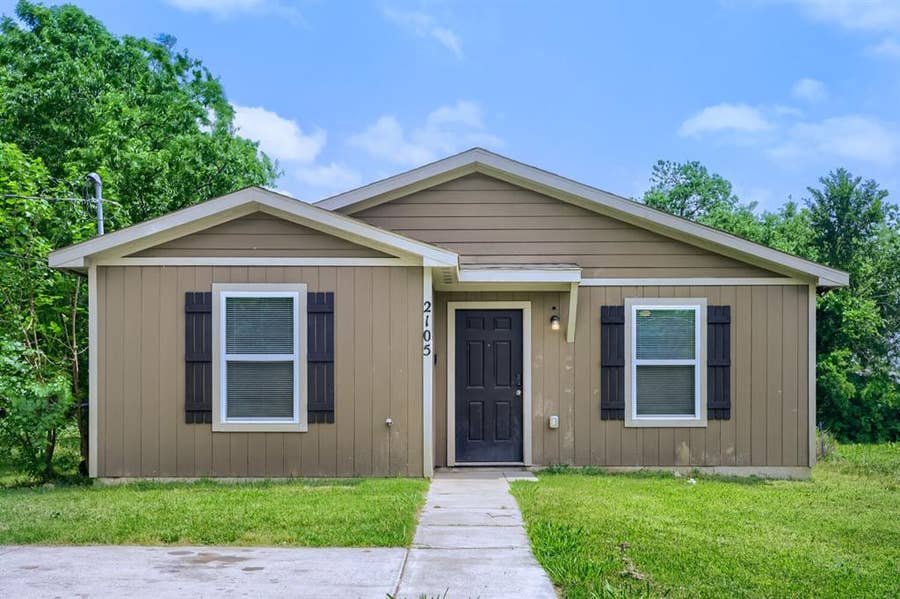Property photo for 2105 Langford Street, Greenville, TX