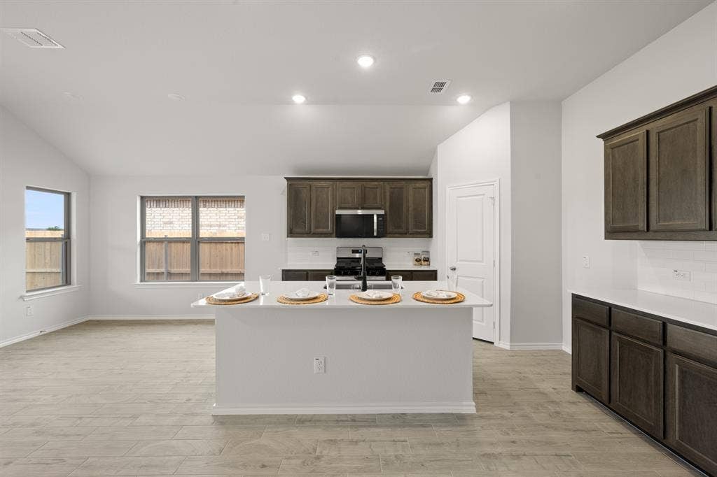 945 Abalone Avenue, Haslet, TX 76052 945 Abalone- Kitchen-2