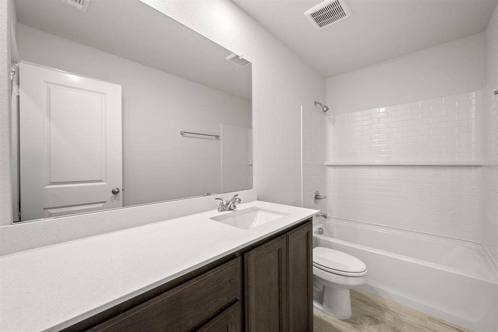 945 Abalone Avenue, Haslet, TX 76052 945 Abalone- Bathroom-1