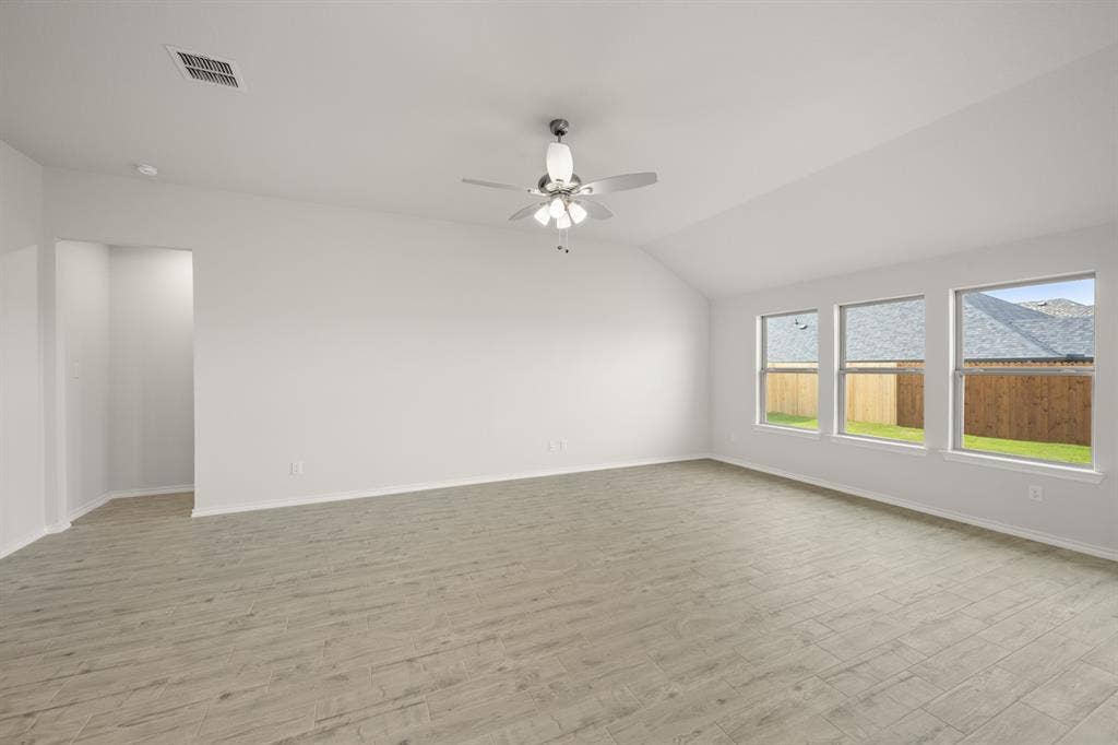 945 Abalone Avenue, Haslet, TX 76052 945 Abalone- Living-1