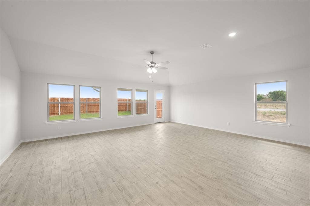949 Abalone Avenue, Haslet, TX 76052 949 Abalone- Living Room-3
