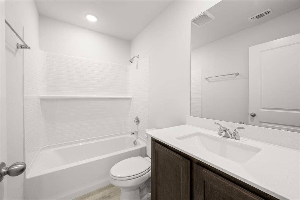 949 Abalone Avenue, Haslet, TX 76052 949 Abalone- Bathroom