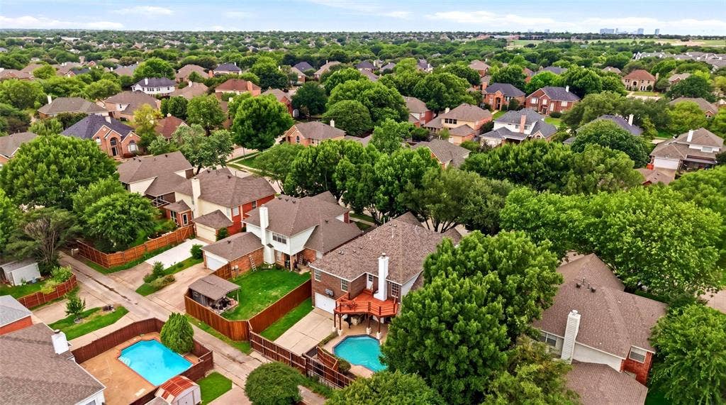 8812 Smokey Drive, Plano, TX 75025 8812 Smokey Drive, Plano, TX 75025