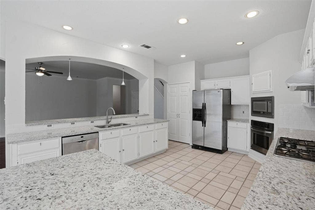 8812 Smokey Drive, Plano, TX 75025 8812 Smokey Drive, Plano, TX 75025