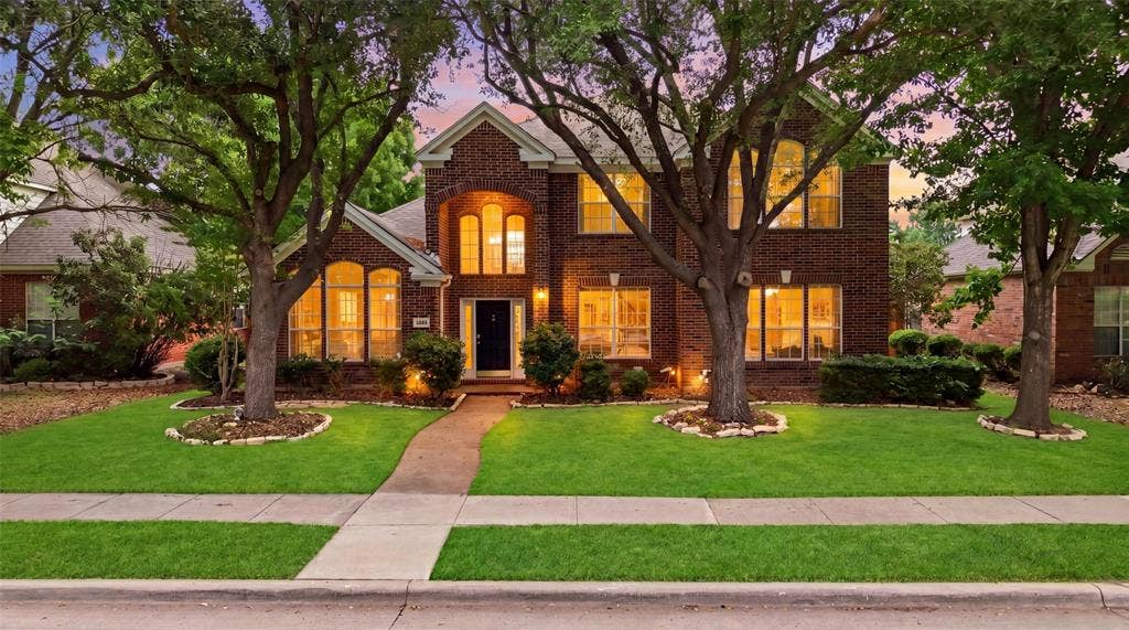 8812 Smokey Drive, Plano, TX 75025 Welcome to 8812 Smokey Drive!