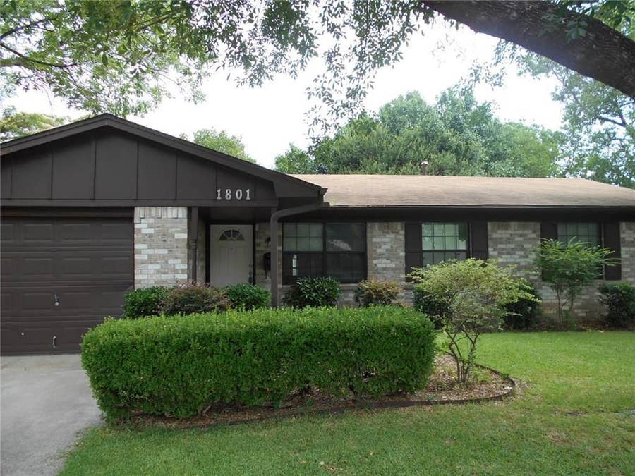 Property photo for 1801 Meadowcrest Drive, Garland, TX