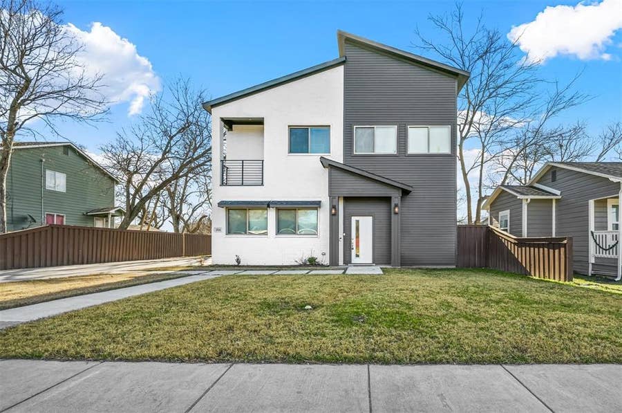 Property photo for 204 N Getzendaner Street, #2, Waxahachie, TX
