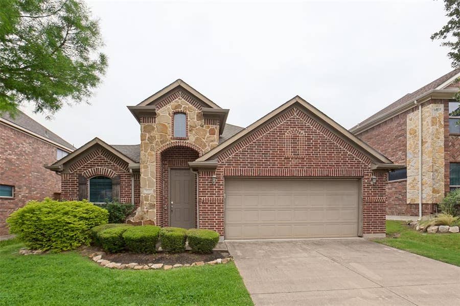 Property photo for 711 Cedarview Drive, Garland, TX