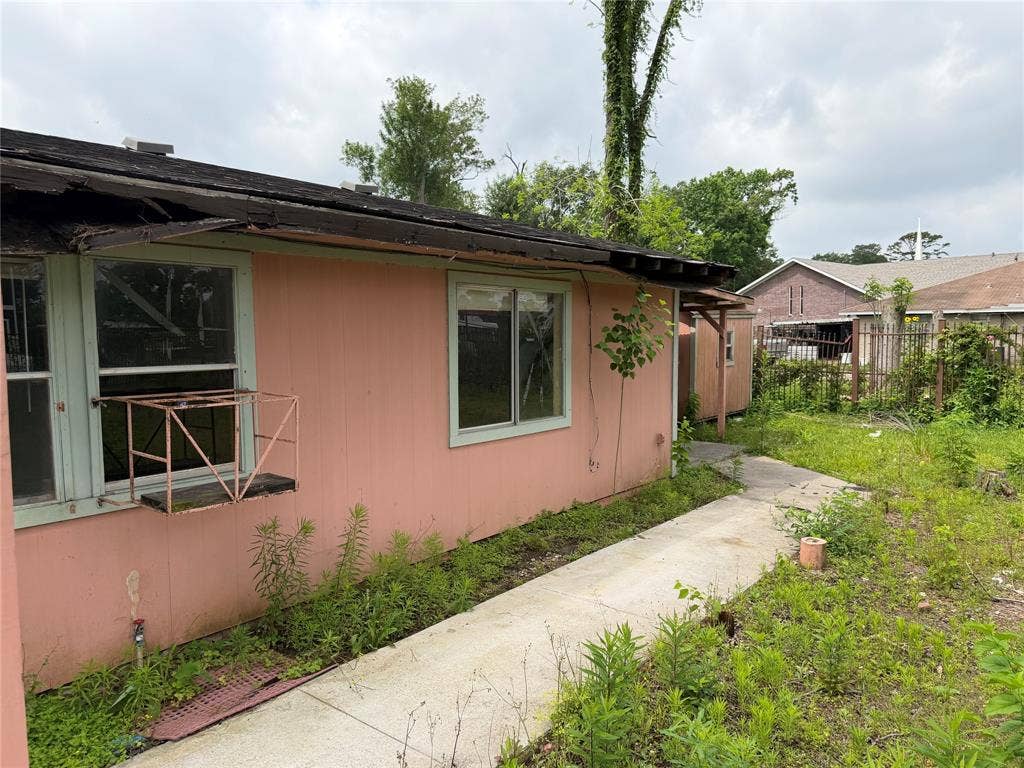4600 Ireland Street, Houston, TX 77016 4600 Ireland Street, Houston, TX 77016