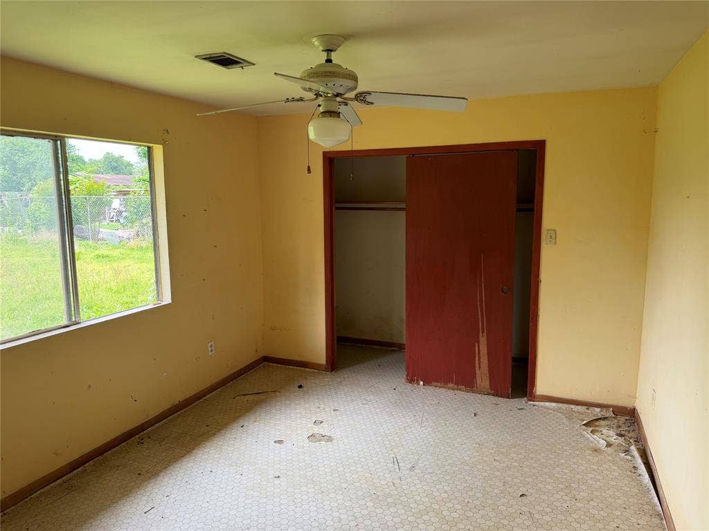 4600 Ireland Street, Houston, TX 77016 4600 Ireland Street, Houston, TX 77016