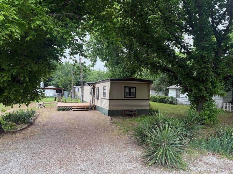 Property photo for 5423 Clear View Drive, Granbury, TX