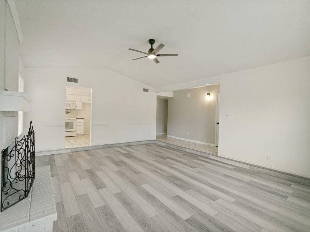 2504 Royal Oaks Drive, Plano, TX 75074 2504 Royal Oaks Drive, Plano, TX 75074