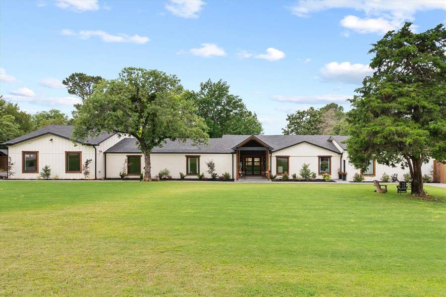 Property photo for 1584 Randol Mill Avenue, Southlake, TX