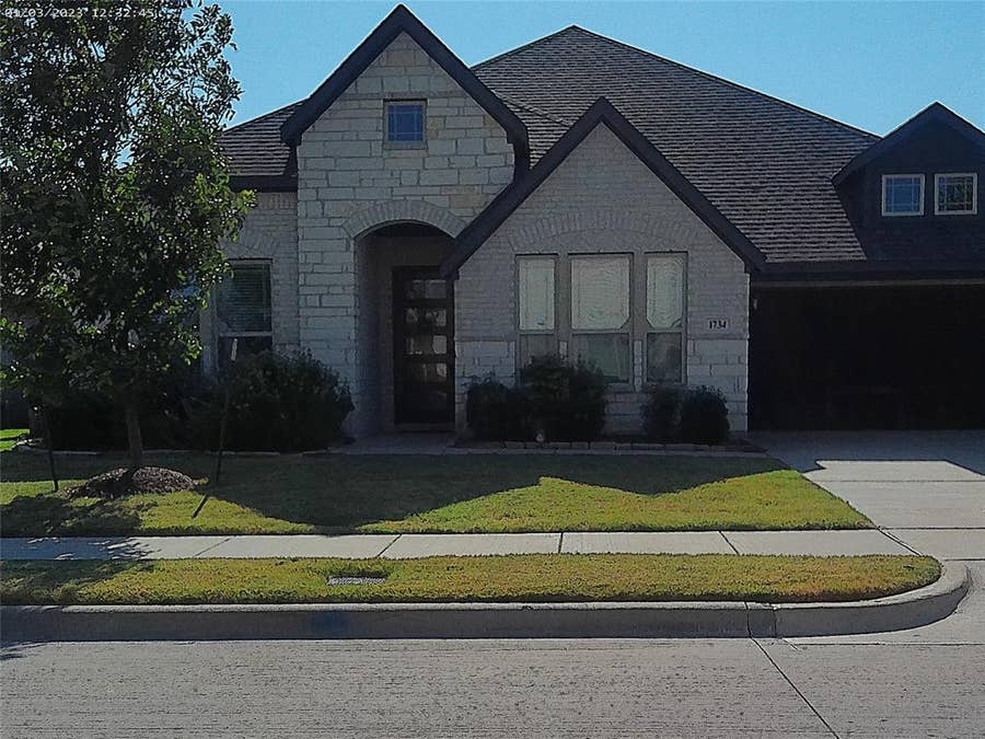 Property photo for 1734 Summer Lane, Midlothian, TX