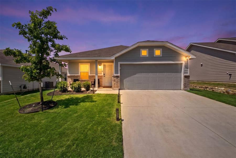 Property photo for 2712 Starwater Drive, Fort Worth, TX