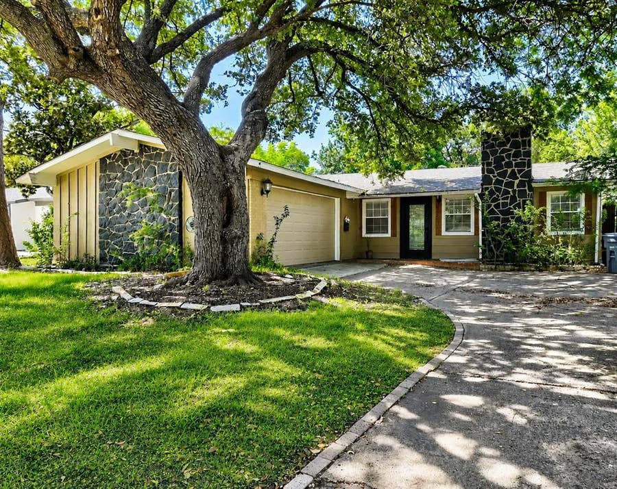 Property photo for 3250 Saint Croix Drive, Dallas, TX