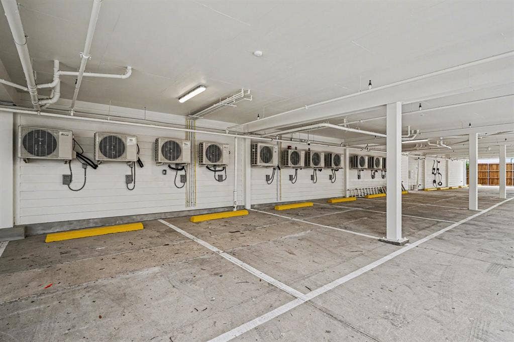 2217 N Fitzhugh Avenue, #203, Dallas, TX 75204 2217 N Fitzhugh Avenue, #203, Dallas, TX 75204