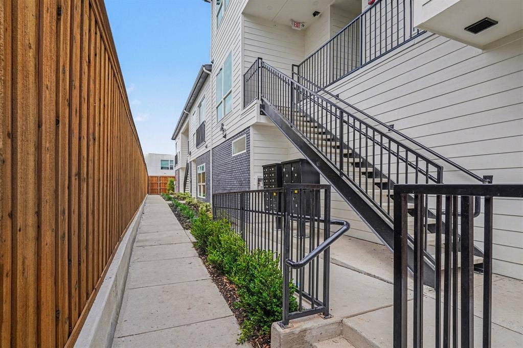 2217 N Fitzhugh Avenue, #203, Dallas, TX 75204 2217 N Fitzhugh Avenue, #203, Dallas, TX 75204