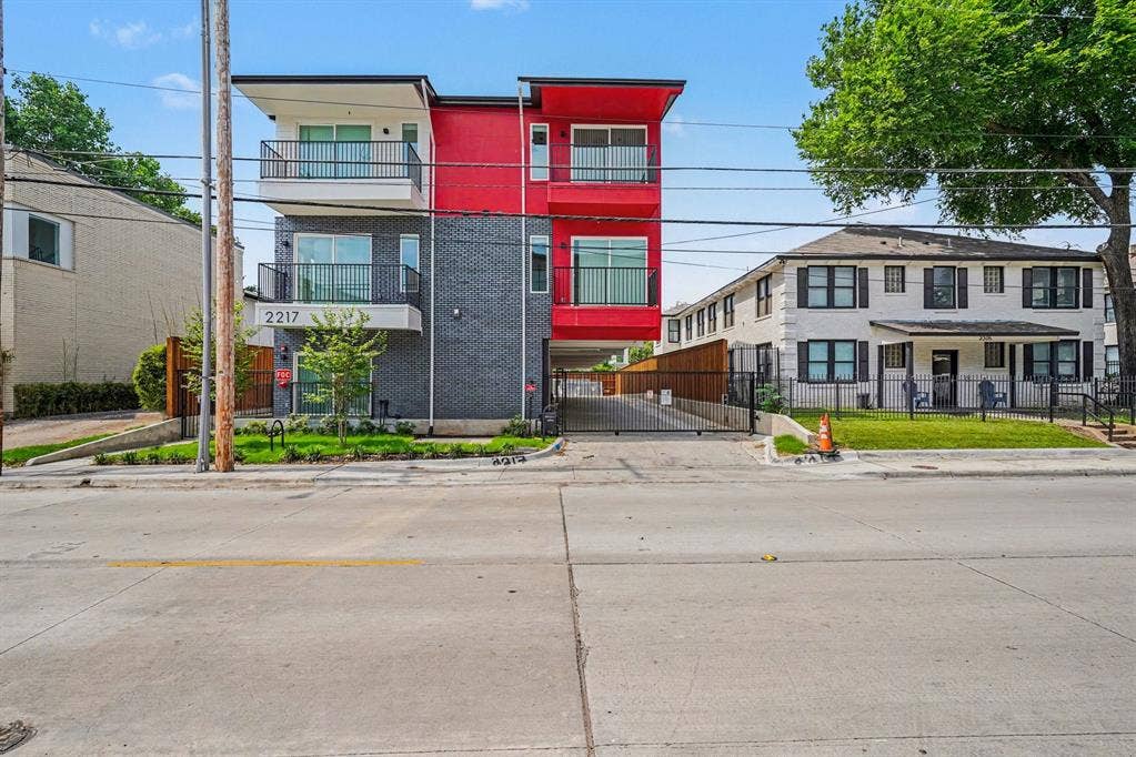2217 N Fitzhugh Avenue, #203, Dallas, TX 75204 2217 N Fitzhugh Avenue, #203, Dallas, TX 75204