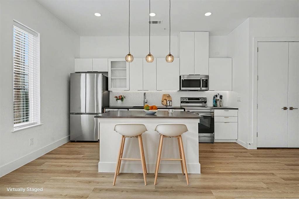 2217 N Fitzhugh Avenue, #203, Dallas, TX 75204 2217 N Fitzhugh Avenue, #203, Dallas, TX 75204