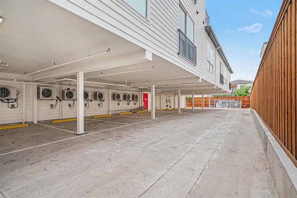 2217 N Fitzhugh Avenue, #203, Dallas, TX 75204 2217 N Fitzhugh Avenue, #203, Dallas, TX 75204