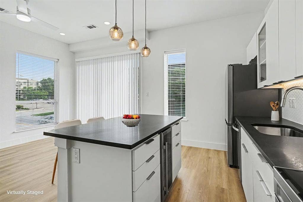 2217 N Fitzhugh Avenue, #203, Dallas, TX 75204 2217 N Fitzhugh Avenue, #203, Dallas, TX 75204