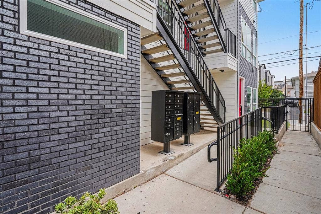 2217 N Fitzhugh Avenue, #203, Dallas, TX 75204 2217 N Fitzhugh Avenue, #203, Dallas, TX 75204