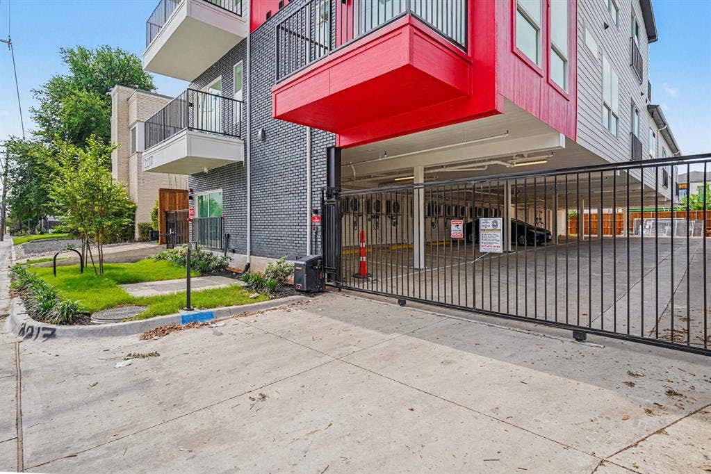 2217 N Fitzhugh Avenue, #203, Dallas, TX 75204 2217 N Fitzhugh Avenue, #203, Dallas, TX 75204