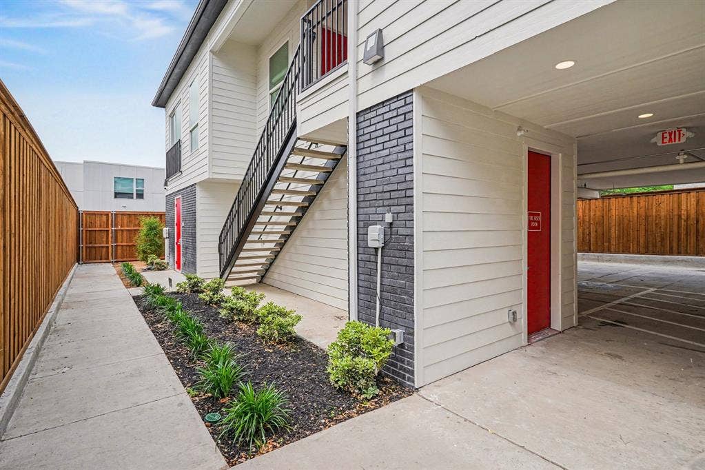 2217 N Fitzhugh Avenue, #203, Dallas, TX 75204 2217 N Fitzhugh Avenue, #203, Dallas, TX 75204
