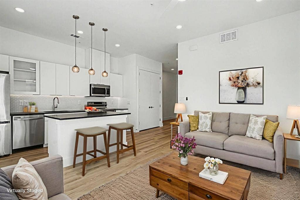 2217 N Fitzhugh Avenue, #203, Dallas, TX 75204 2217 N Fitzhugh Avenue, #203, Dallas, TX 75204