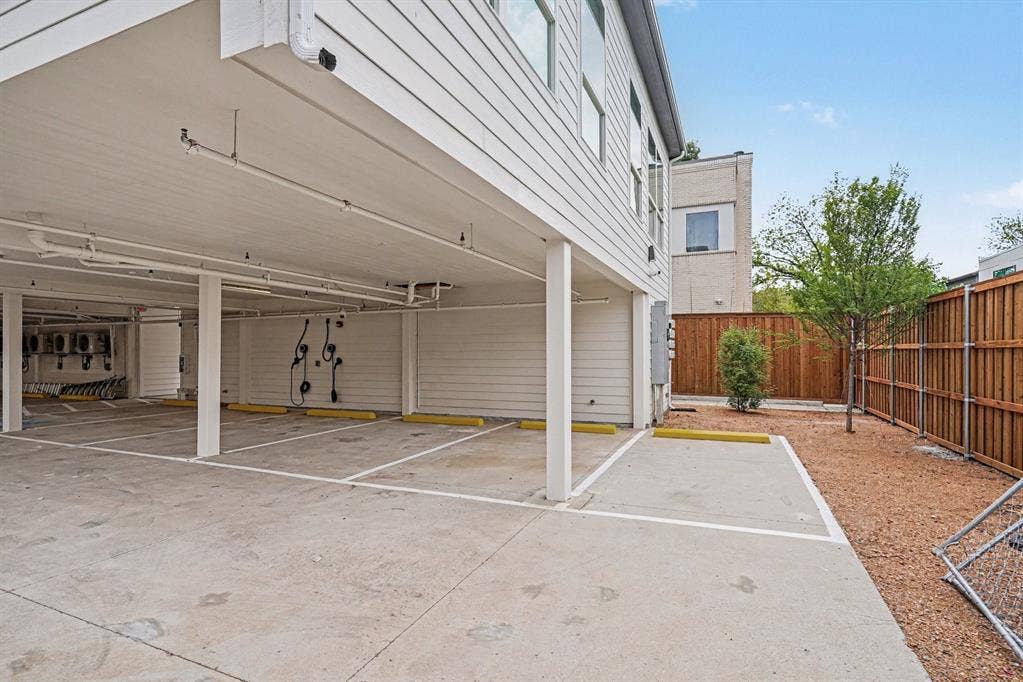 2217 N Fitzhugh Avenue, #203, Dallas, TX 75204 2217 N Fitzhugh Avenue, #203, Dallas, TX 75204