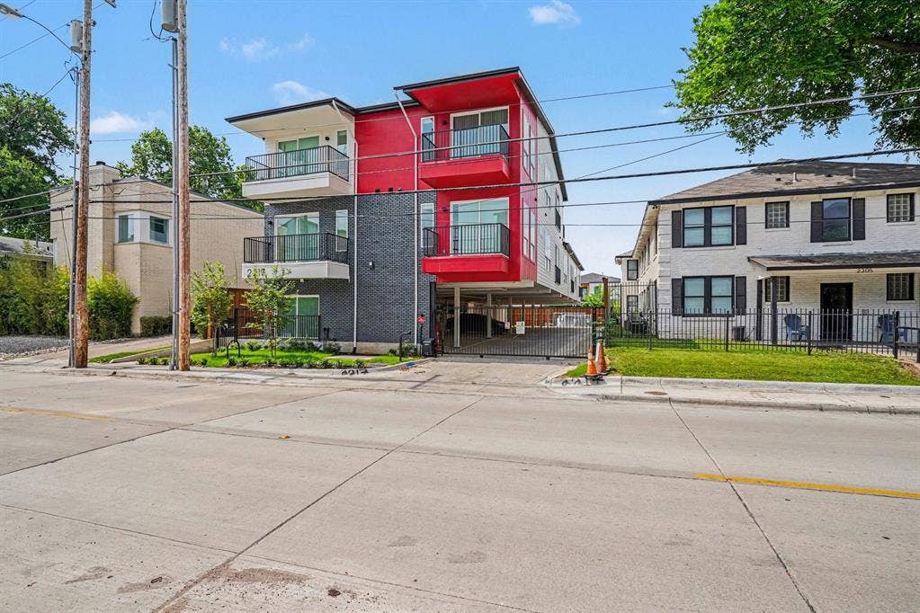 2217 N Fitzhugh Avenue, #203, Dallas, TX 75204 2217 N Fitzhugh Avenue, #203, Dallas, TX 75204