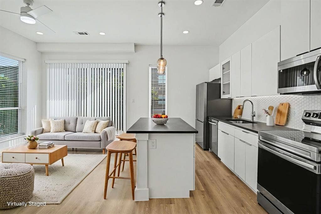 2217 N Fitzhugh Avenue, #203, Dallas, TX 75204 2217 N Fitzhugh Avenue, #203, Dallas, TX 75204